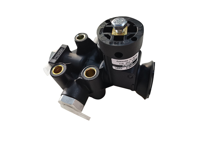 Leveling valve